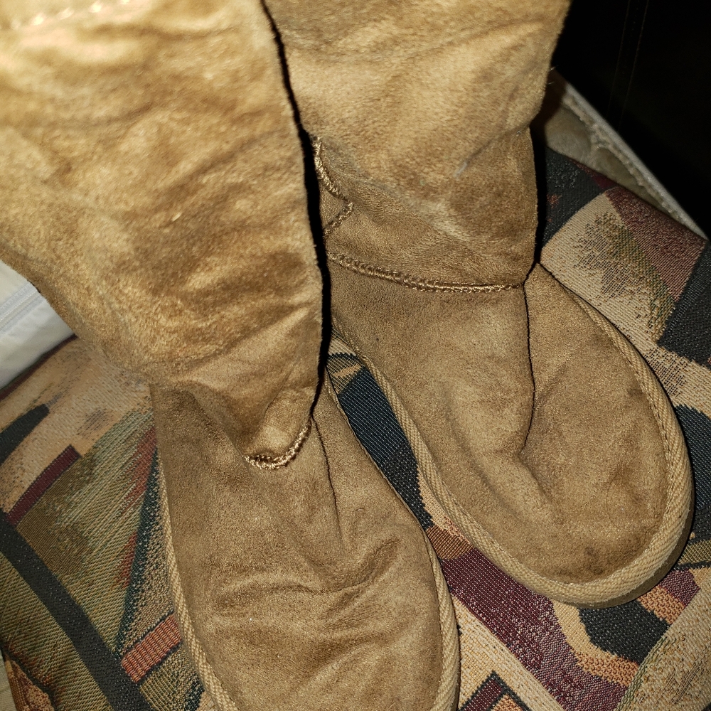 Girls brown boots